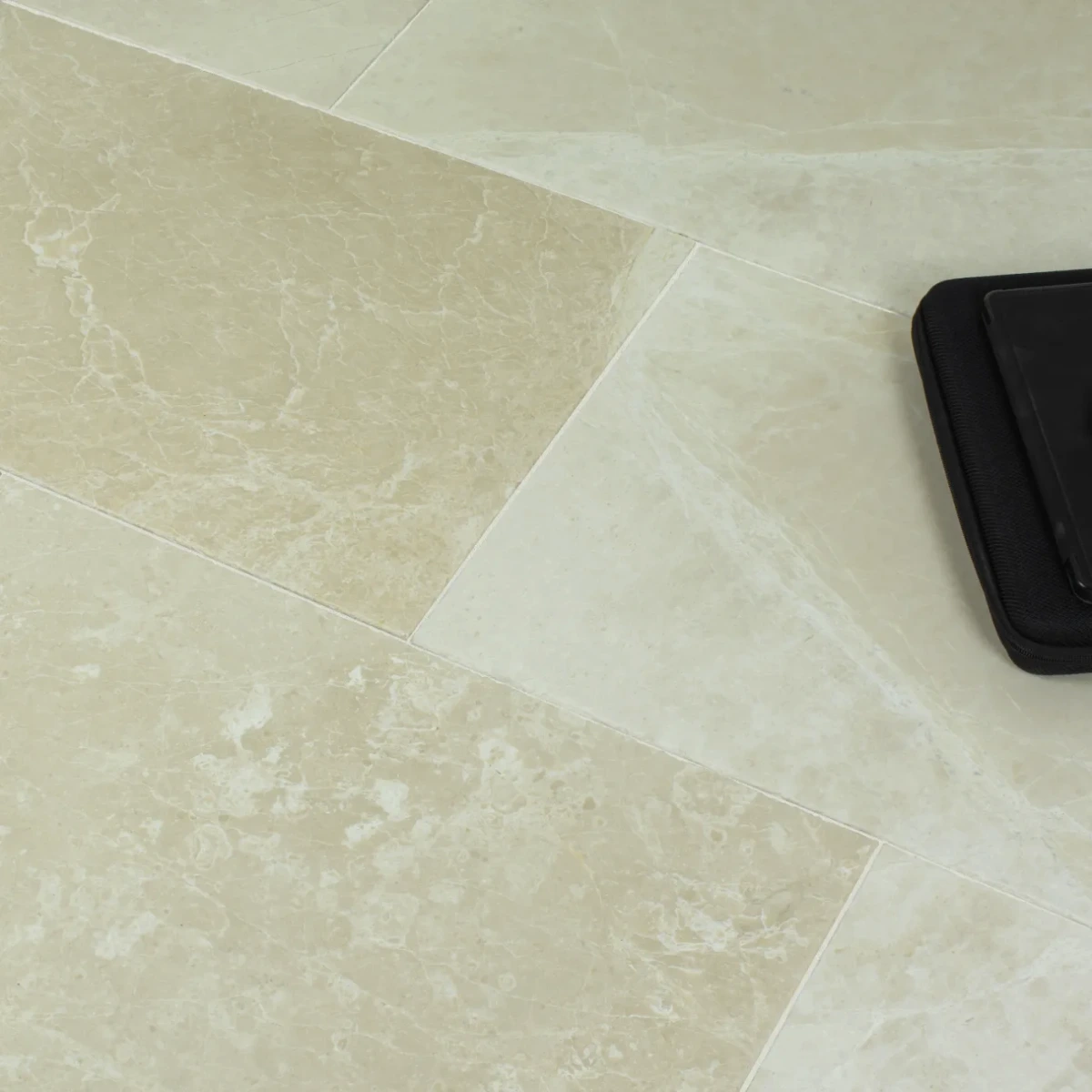 Olympus Creme Marble Tile Tumbled Edge 200 x 400 x 12 (0)